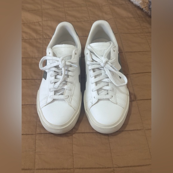 Veja sneakers - Picture 2 of 5